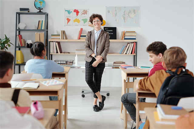 初中毕业留学还是小学毕业留学